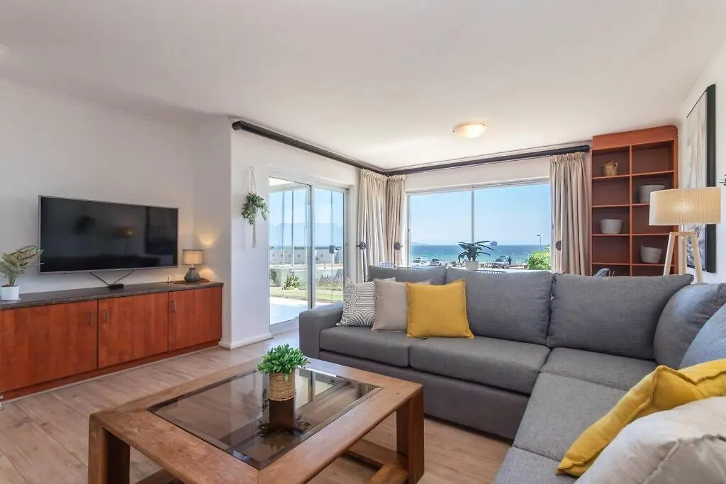 El Mufasa Beachfront Apartment With Stunning Views Cape Town