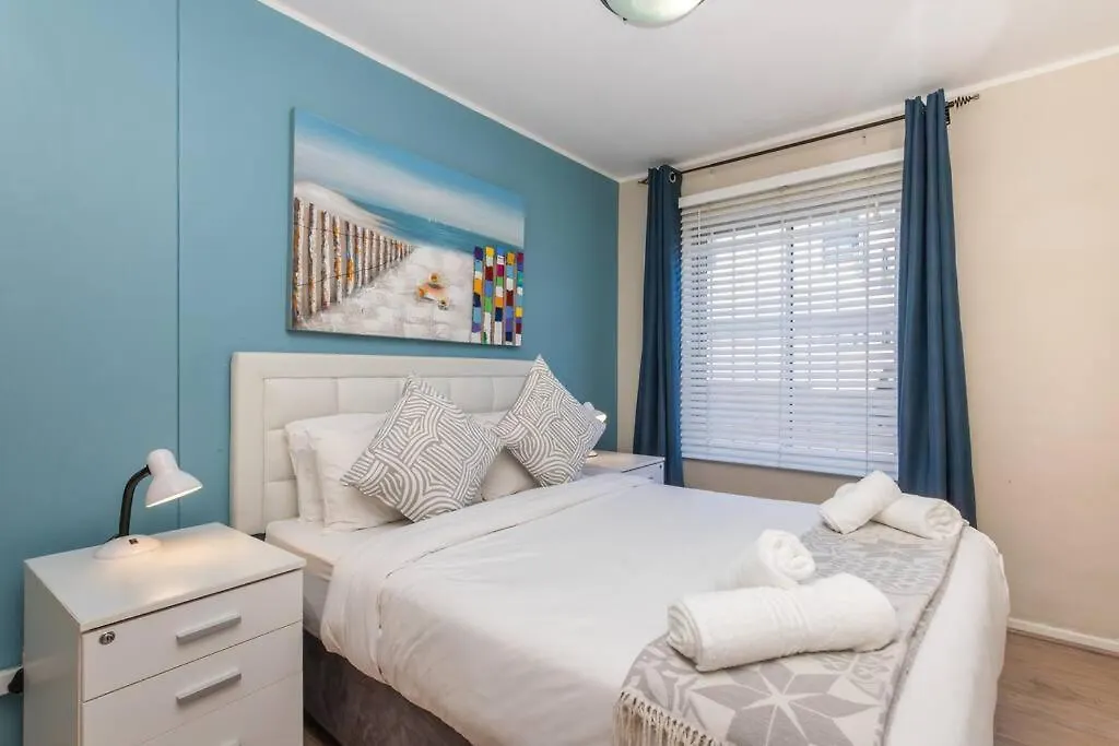 El Mufasa Beachfront Apartment With Stunning Views Cape Town