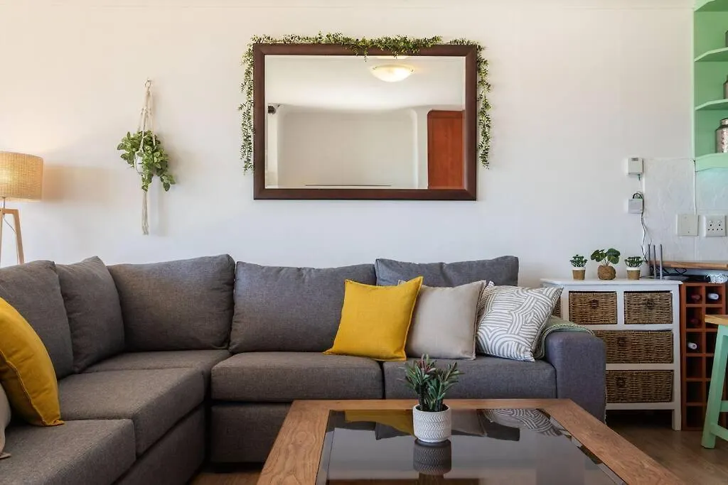 El Mufasa Beachfront Apartment With Stunning Views Cape Town