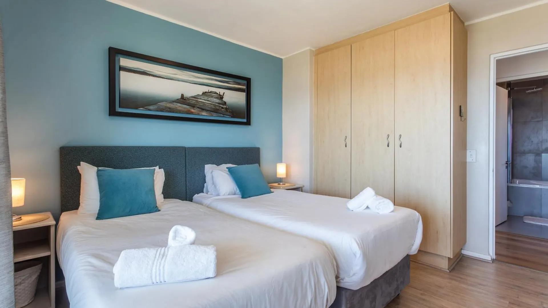 El Mufasa Beachfront Apartment With Stunning Views Cape Town
