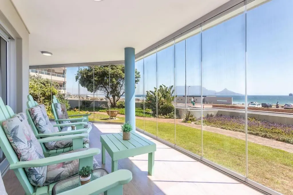 El Mufasa Beachfront Apartment With Stunning Views Cape Town