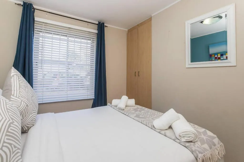 El Mufasa Beachfront Apartment With Stunning Views Cape Town